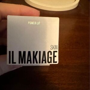 IL Makiage Skin